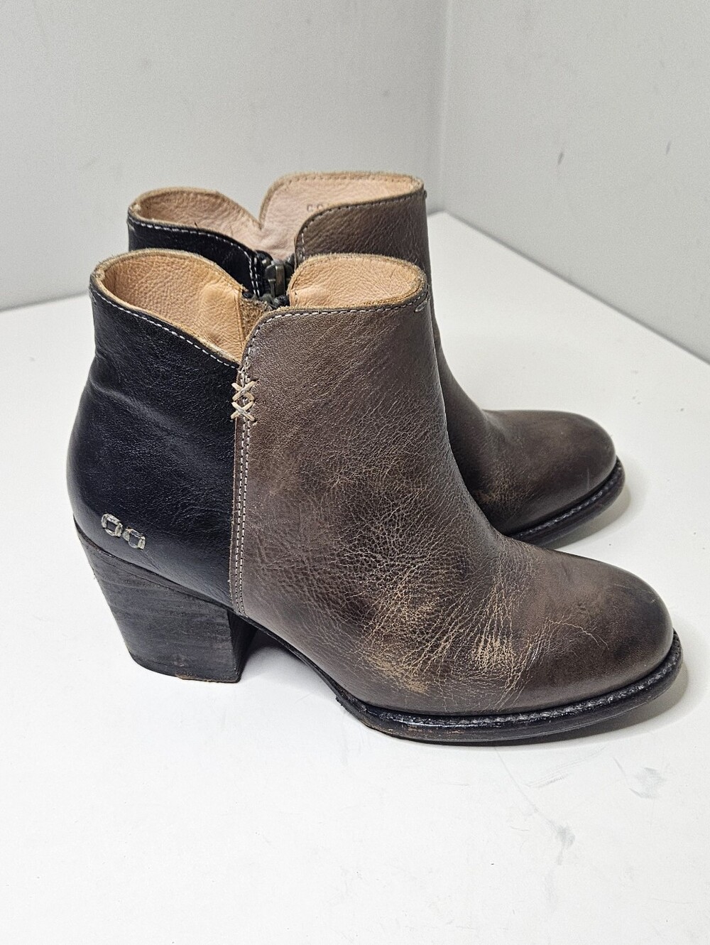 Bed Stu Yell Ankle Boots Two Tone Black Brown Stacked Heel Women's 7.5